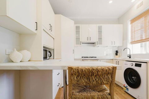 Salmon Calm - Trendy Velvet Allure By Albert Park - Sydney 4u 1