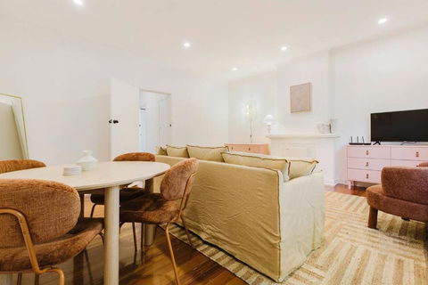 Salmon Calm - Trendy Velvet Allure By Albert Park - Sydney 4u 3