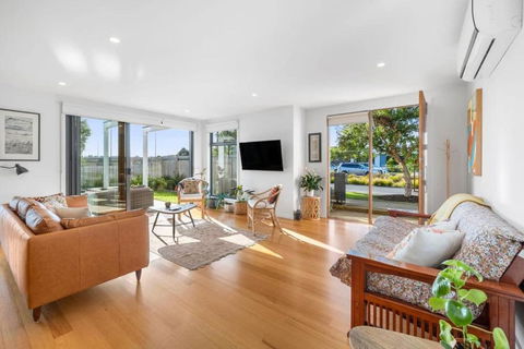Saltbush By The Park - Sydney 4u 3