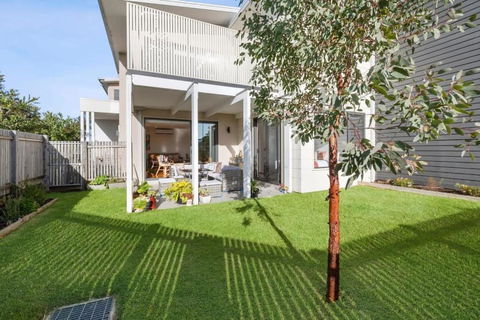 Saltbush By The Park - Sydney 4u 1