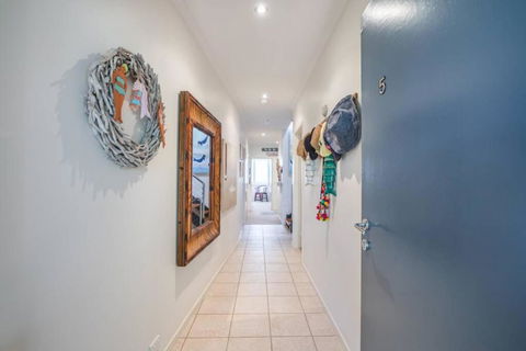 Saltwater 5 - Sleeps 8 - Close To Main Beach - Accommodation Sydney 3