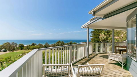 Salty Air Beachside Cottage At Killcare - Accommodation Sydney 0