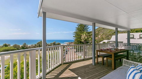 Salty Air Beachside Cottage At Killcare - Accommodation Sydney 2