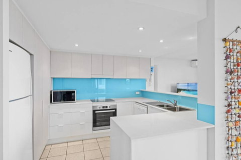 Salty Breeze - Rooftop Terrace & Jacuzzi - Accommodation Sydney 3