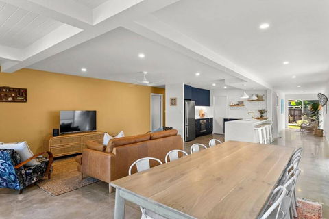 Salty Crab Bungalow - Accommodation Sydney 2
