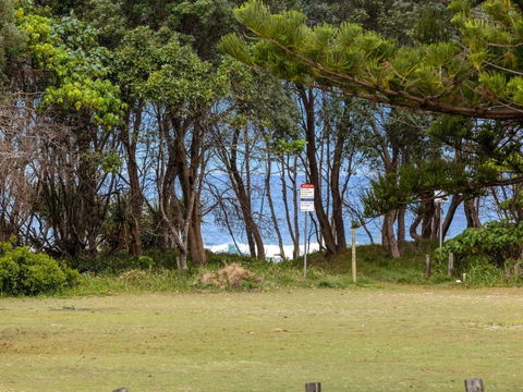 Salty Kisses On Marine Parade - Sydney 4u 1