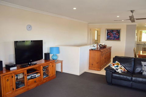 Salty Kisses - Bring Your Own Linen. - Accommodation Sydney 3