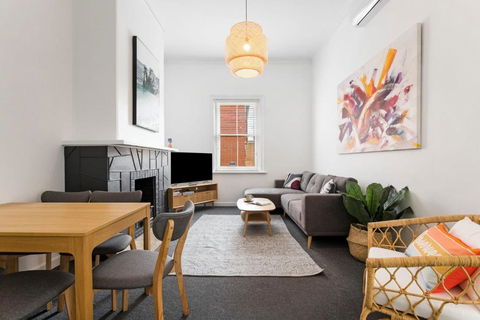 Salty Pines - 3BR House Glenelg South - Sydney 4u 0