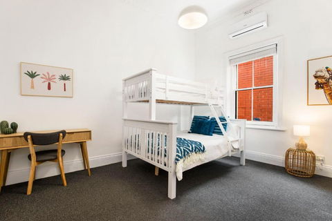 Salty Pines - 3BR House Glenelg South - Sydney 4u 3