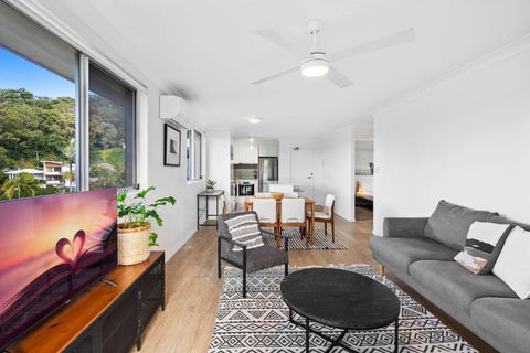 Salty Sea Breeze Apartment 500m To Waters Edge - Accommodation Sydney 0
