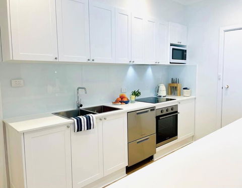 SALTY SNOOZE - Your Coastal Holiday House - Sydney 4u 2