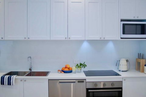 SALTY SNOOZE - Your Coastal Holiday House - Sydney 4u 3