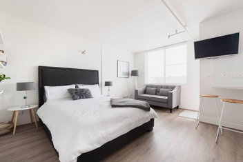 Sam\'s Bondi Top Floor Studio - Lift, View, Pool, Secure with Sydney Resort