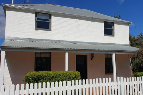 Samuels Cottage C1860 - In The Heart Of Mudgee - Accommodation Sydney 0