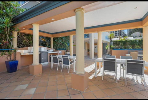 San Mateo On Broadbeach - Accommodation Sydney 1
