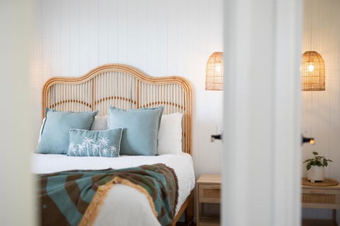 Sanbis Cabin - Hidden Boutique Retreat, Sea Views - Accommodation Sydney 0