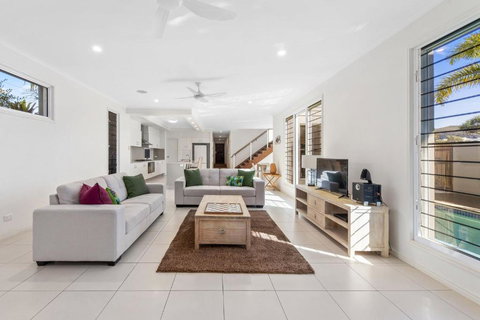 Sand And Sea Beach House - Accommodation Sydney 1