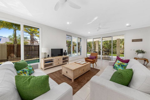 Sand And Sea Beach House - Accommodation Sydney 2