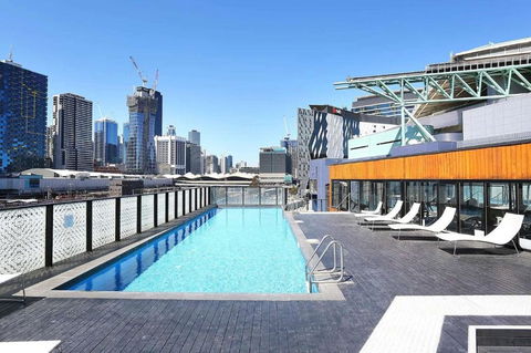 Rooftop Pool Stunning Apt At Marvel Stadium With Free Parking - Accommodation Sydney 2