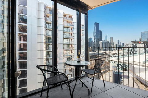 Rooftop Pool Stunning Apt At Marvel Stadium With Free Parking - Accommodation Sydney 3