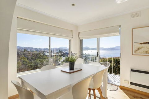 Sandcastle At Sandy Bay Perfect Location Views - Accommodation Sydney 2