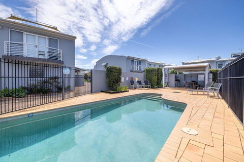 Sandcastles 4 -8 Ala Moana Way - Accommodation Sydney 0