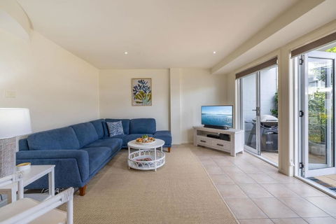 Sandcastles 4 -8 Ala Moana Way - Accommodation Sydney 2