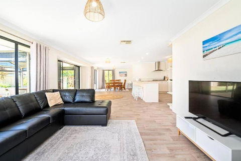 Sandpiper House - Family & Pet Friendly - Accommodation Sydney 2