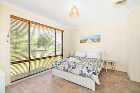 Sandpiper House - Family & Pet Friendly - Accommodation Sydney 3