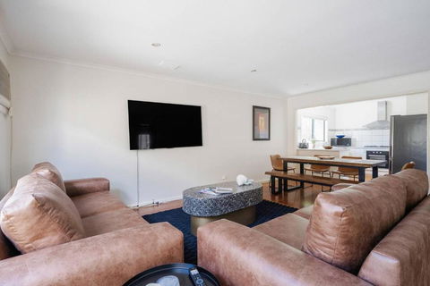 Seaford Escape - Simple Comforts, Perfect Location - Sydney 4u 0