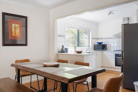 Seaford Escape - Simple Comforts, Perfect Location - Sydney 4u 1