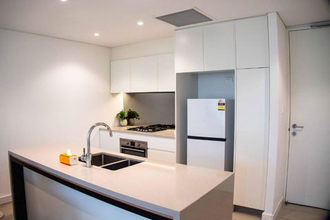 Serene Bay Two Bedroom Apartment - Sydney 4u 3