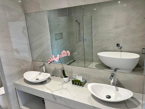 Sixty Six Boutique Apartments - Sydney Resort 2