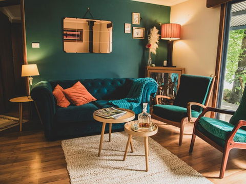 Snowy Valleys Iconic Stay - Moonshiner Cottage @ Distillery - Sydney 4u 0