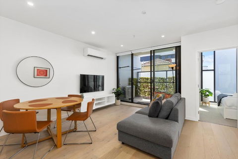 Spacious & Bright Apt Near Major Hospital Precinct - Sydney 4u 1