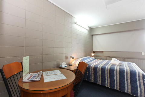 Tandara Hotel Motel - Sydney 4u 1