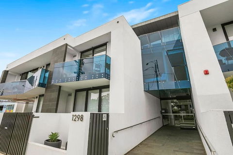 The Even Apartment In Carnegie With Parking - Accommodation Sydney 1