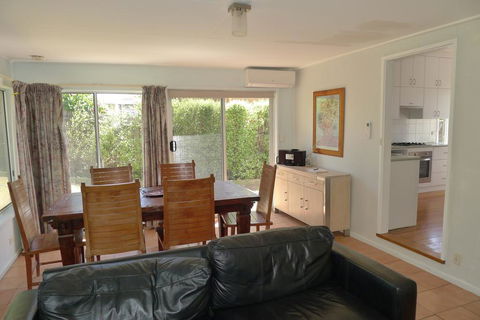 BEACHPOINT COTTAGE - Sydney 4u 3