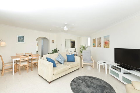 Beachpoint, Unit 501, 28 North Street - Sydney Resort 2