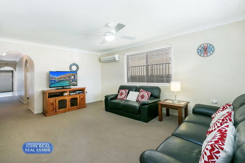 Beachside Holiday Home - Sydney 4u 2