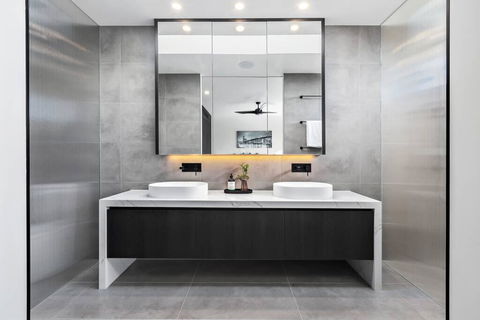 Beachside Lane - On The Beach, Water Views - Sydney 4u 1