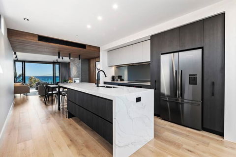 Beachside Lane - On The Beach, Water Views - Sydney 4u 0