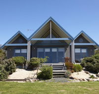 Bear Gully Coastal Cottages - Sydney 4u