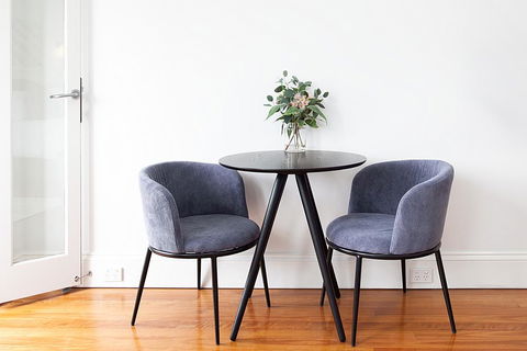 Beautiful Studio In Heritage Building With Balcony - Accommodation Sydney 3