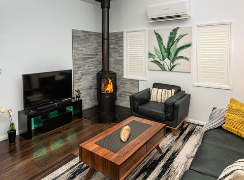 Bella Vista Stanthorpe - Sydney 4u 1