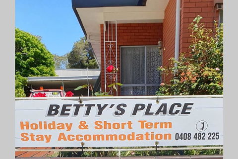 Betty's Place - Sydney 4u 0