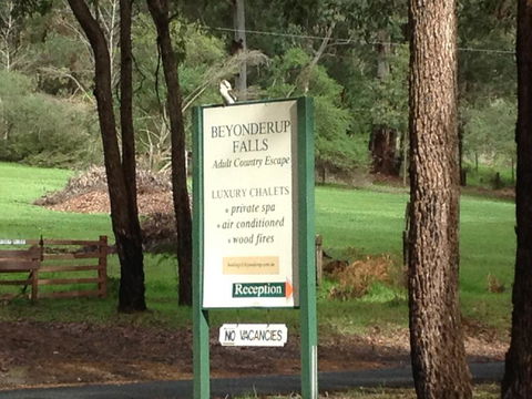 Beyonderup Falls Adult Retreat - Sydney 4u 1