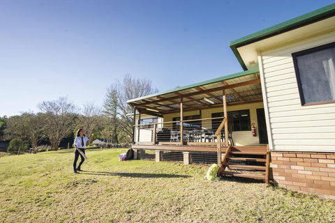 Big Yango House - Sydney 4u 1