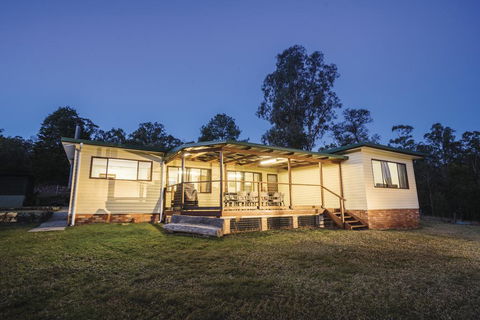 Big Yango House - Sydney 4u 0