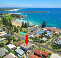 Bimbadeen Unit 3 - across from the beach - lift in complex - Accommodation Sydney